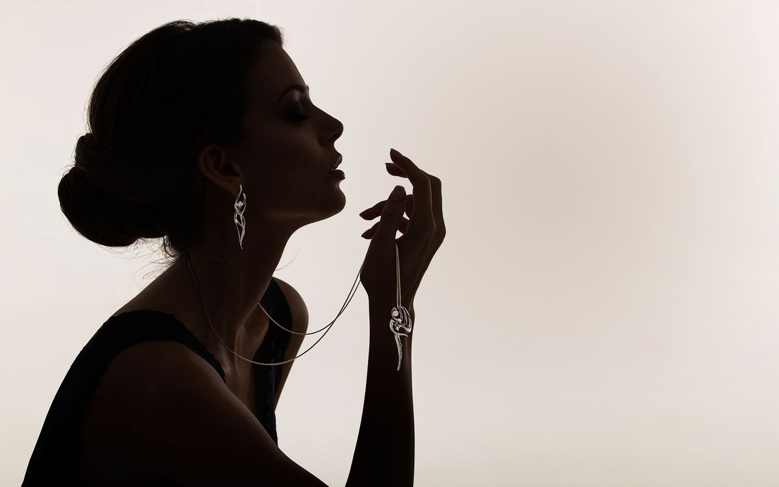 Brilldor Jewellery - Unique, bespoke, design high-end jewel creations with diamond, pearl, colored gem stone by multiple award winning Jewellery designers.