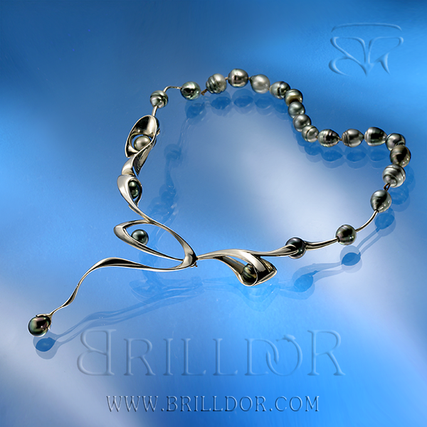 Surf necklace and pearl row