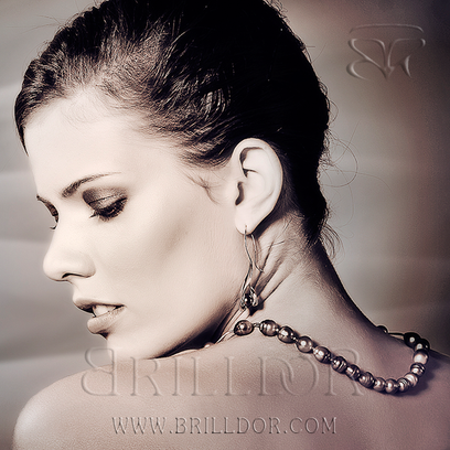 Surf necklace and pearl row