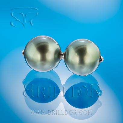 Solnok necklace and pearl row